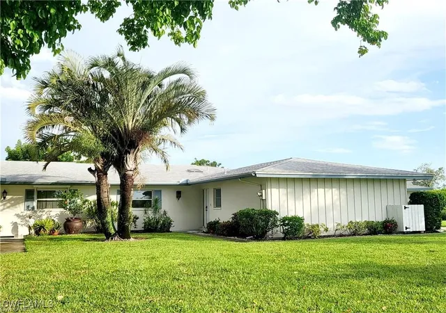Photo 3 of Townhouse for sale at 5541 Westwind Ln #202, Fort Myers, FL 33919 | MLS# 225081646 | Listing updated on 2025-12-05