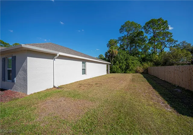 3rd image of 6058 S Moss Cir, Labelle, FL 33935 | MLS# 2025022810