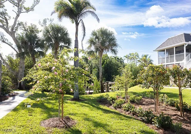 Photo 3 of Condo for sale at 601 Periwinkle Way #D5, Sanibel, FL 33957 | MLS# 2025022838 | Listing updated on 2026-08-31