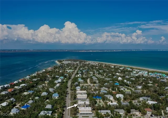 Listing Photo 4 - Condo for sale in building located at 601 Periwinkle Wy, Sanibel, FL 33957 - Unit #D5