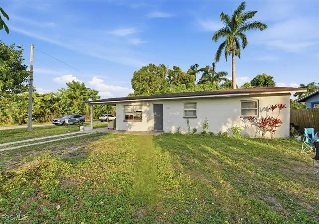 5th image of 2505 Henderson Ave, Fort Myers, FL 33916 | MLS# 2025022923