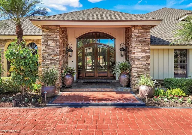 Photo 4 of Single family home for sale at 15620 Kinross Cir, Fort Myers, FL 33912 | MLS# 225082008 | Listing updated on 2026-03-17