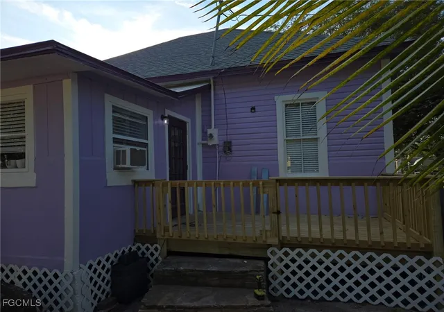 Photo 1 of Single family home for sale at 3207 Broadway, Fort Myers, FL 33901 | MLS# 2025023063 | Listing updated on 2026-06-10