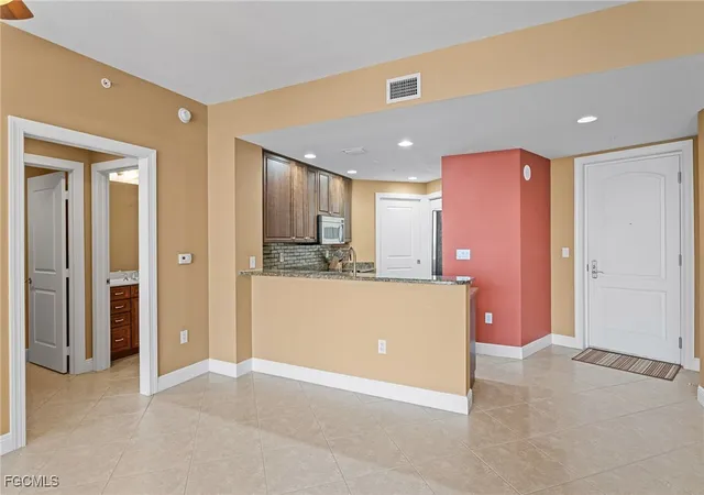 4th image of 5793 Cape Harbour Dr #615, Cape Coral, FL 33914 | MLS# 2025023237