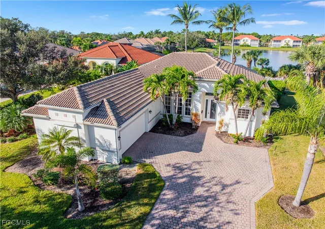 Photo 2 of Sale Pending at 11105 Sea Tropic Ln, Fort Myers, FL 33908 | MLS# 2025023355 | Listing updated on 2026-05-25