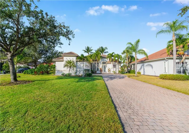 Photo 3 of Sale Pending at 11105 Sea Tropic Ln, Fort Myers, FL 33908 | MLS# 2025023355 | Listing updated on 2026-05-25