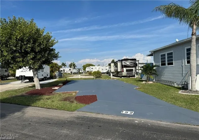 Photo 2 of Land for sale at 19681 Summerlin #152 Rd, Fort Myers, FL 33908 | MLS# 2025023536 | Listing updated on 2026-07-29
