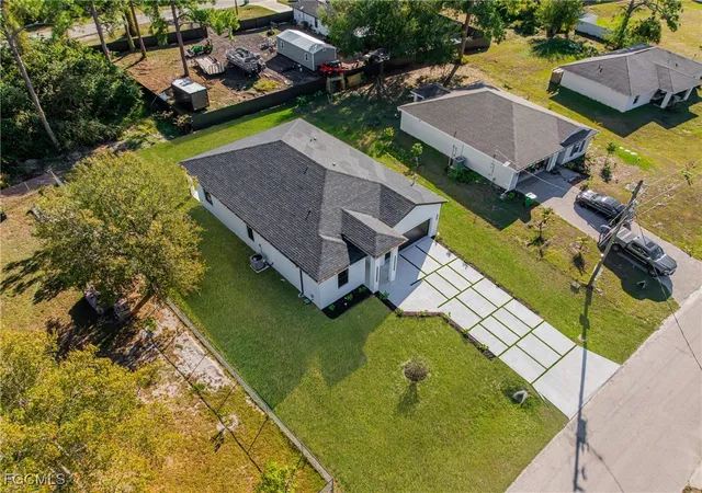 4th image of 5008 N Obispo Cir, Labelle, FL 33935 | MLS# 2025023625