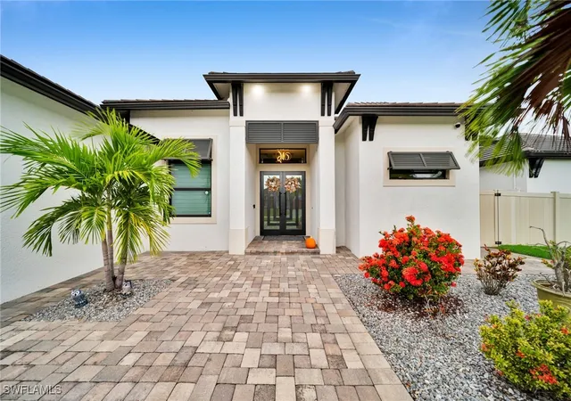 Photo 1 of Single family home for sale at 425 Se 15th Street, Cape Coral, FL 33990 | MLS# 225082908 | Listing updated on 2026-02-03