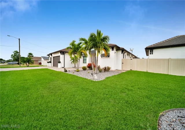Photo 3 of Single family home for sale at 425 SE 15th Street, Cape Coral, FL 33990 | MLS# 225082908 | Listing updated on 2026-02-03