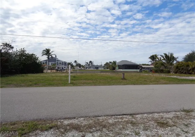 Photo 4 of Land for sale at 2947 Cussell Dr, Saint James City, FL 33956 | MLS# 2025024002 | Listing updated on 2026-05-11