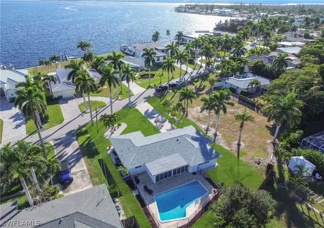 Homes for sale in Cape Coral, FL | 261 Bayshore Dr, Cape Coral, FL 33904 | MLS# 225083085
