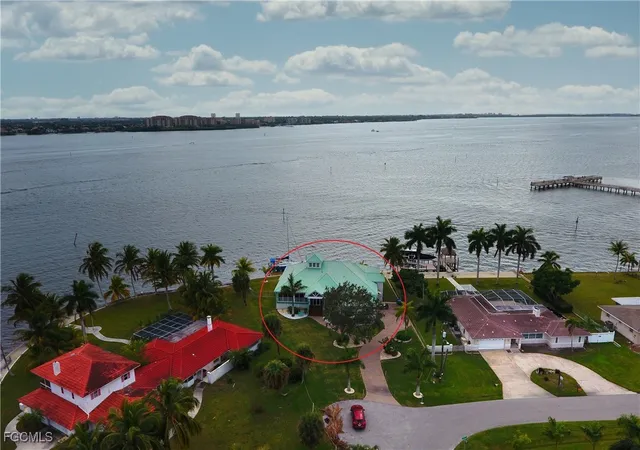 Photo 4 of Single family home for sale at 1218 Flamingo Dr, Cape Coral, FL 33904 | MLS# 2025024251 | Listing updated on 2026-08-04