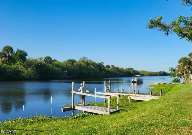 4th image of 1339 Old Lakeport Rd #30B, Moore Haven, FL 33471 | MLS# 2025024320