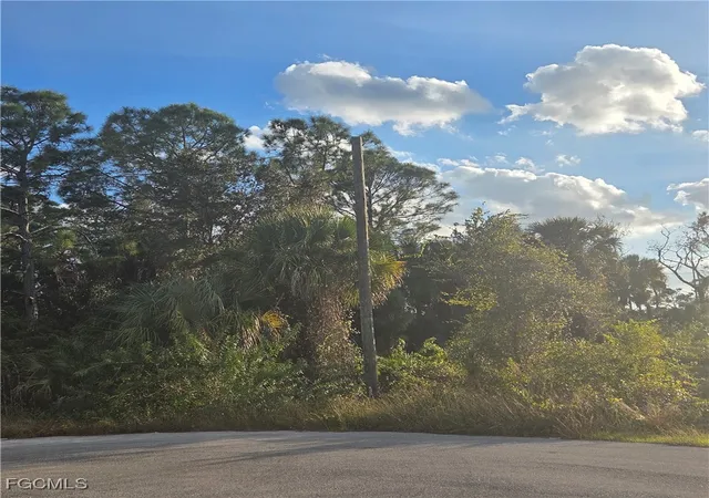 Photo 3 of Land for sale at 623 Lionel Ct, Lehigh Acres, FL 33972 | MLS# 2025024442 | Listing updated on 2026-09-30