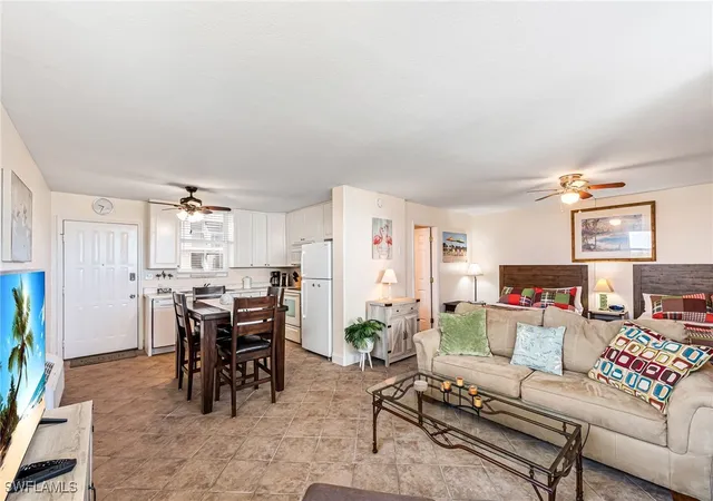 Listing Photo 4 - Condo for sale in building located at 5700 Bonita Bch Rd Sw, Bonita Springs, FL 34134 - Unit #3-405