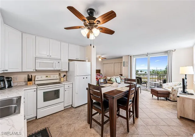 Listing Photo 5 - Condo for sale in building located at 5700 Bonita Bch Rd Sw, Bonita Springs, FL 34134 - Unit #3-405