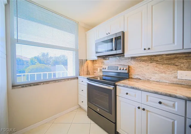 2nd image of 5959 Winkler Rd #206, Fort Myers, FL 33919 | MLS# 2025024486