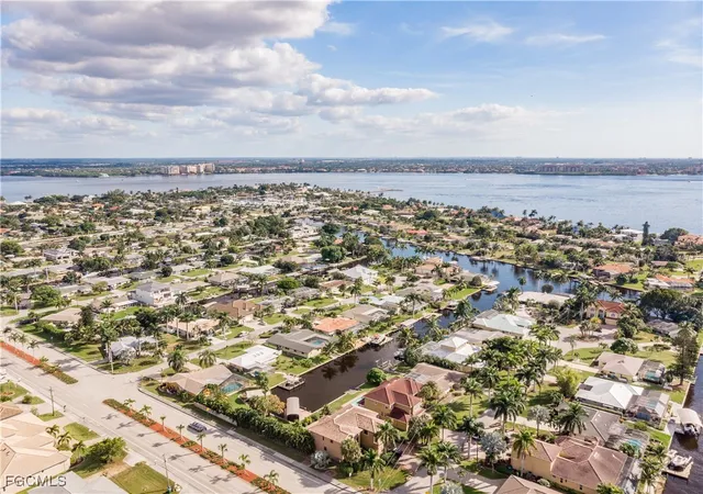 3rd image of 5601 Del Rio Ct, Cape Coral, FL 33904 | MLS# 2025024497