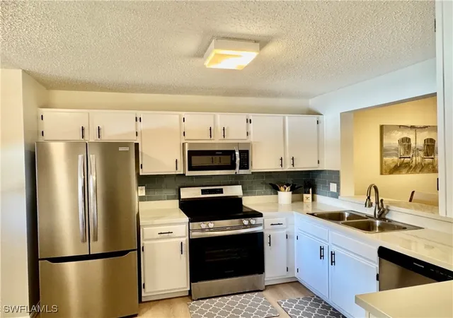 4th image of 645 Squire Ct, Naples, FL 34104
