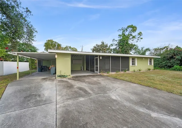 2nd image of 2285 Sunrise Blvd, Fort Myers, FL 33907 | MLS# 2025024600