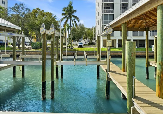 2nd image of 4265 Bay Bch Ln, Fort Myers Beach, FL 33931