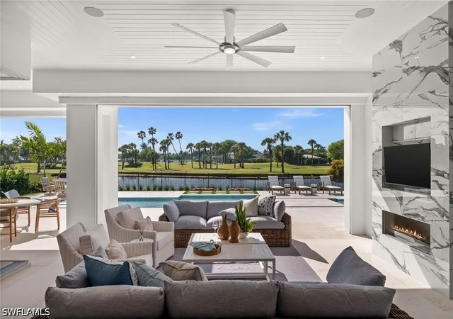5th image of 809 Wedge Dr, Naples, FL 34103 | MLS# 225083591