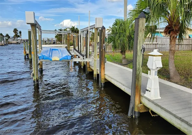 2nd image of 2596 Bayshore Dr, Matlacha, FL 33993 | MLS# 2025025051