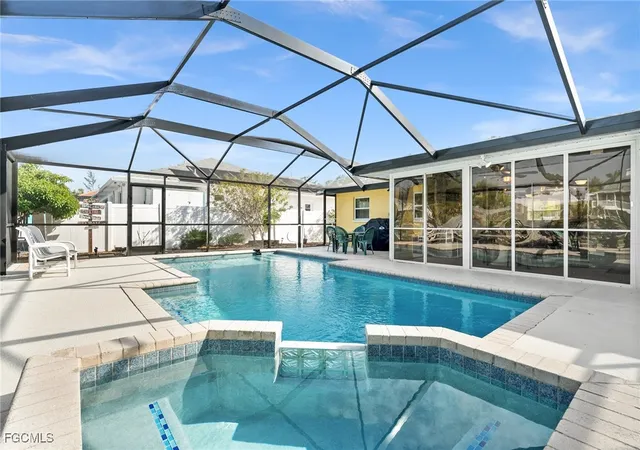 Photo 3 of Single family home for sale at 3462 Pinetree Dr, Saint James City, FL 33956 | MLS# 2025025172 | Listing updated on 2026-06-23