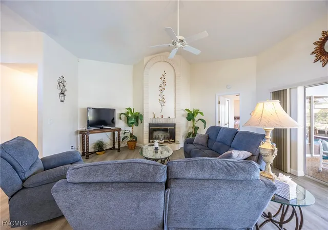 4th image of 3316 Se 19Th Pl, Cape Coral, FL 33904 | MLS# 2025025214
