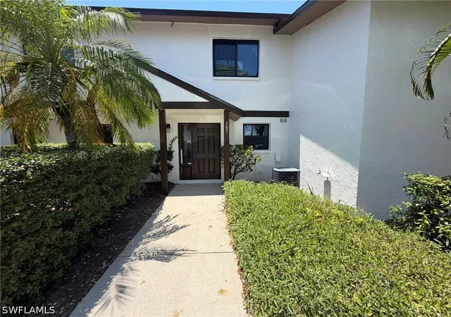 Photo 2 of Townhouse for sale at 26560 Southern Pines Dr #105, Bonita Springs, FL 34135 | MLS# 225083919 | Listing updated on 2026-08-31