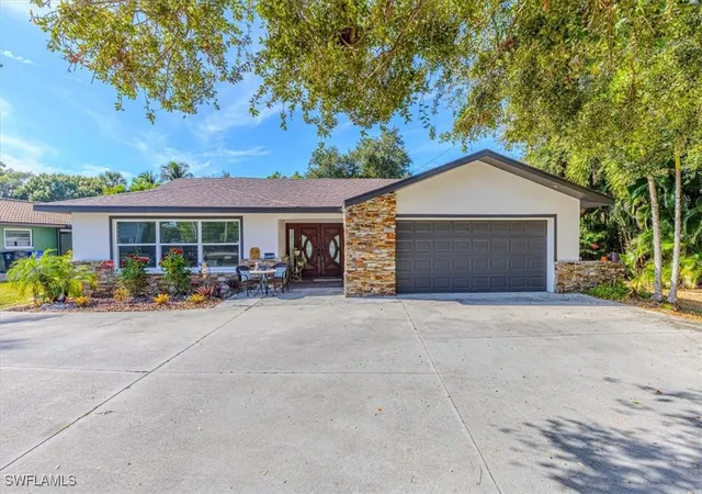 2nd image of 4310 Mcgregor Blvd, Fort Myers, FL 33901 | MLS# 225084328
