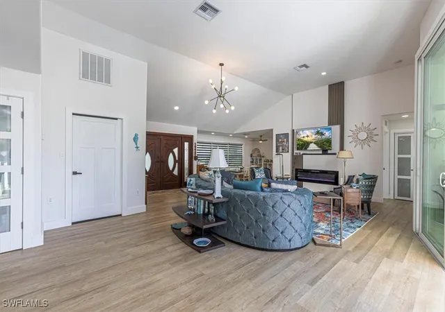 3rd image of 4310 Mcgregor Blvd, Fort Myers, FL 33901 | MLS# 225084328