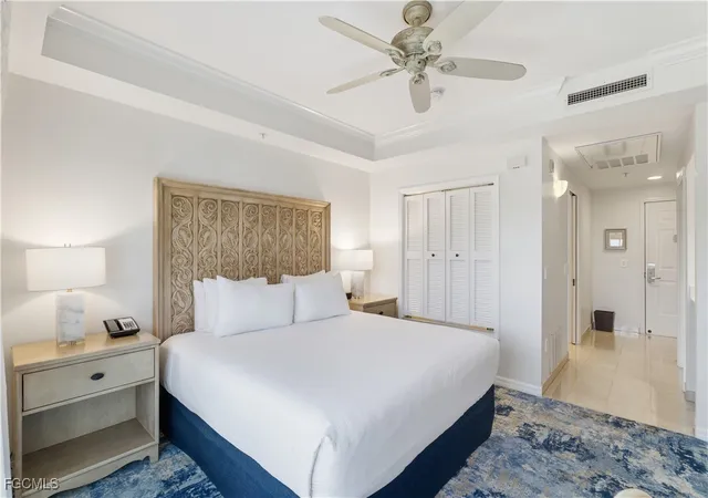 image of 221 9th St S #403, Naples, FL 34102 | MLS# 2025025760