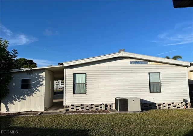 Photo 23 of Manufactured home for sale at 65 Sunset Cir, North Fort Myers, FL 33903 | MLS# 2025025765 | Listing updated on 2026-06-29