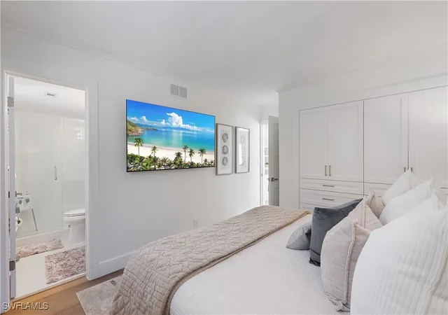 2nd image of 975 9Th Ave S, Naples, FL 34102