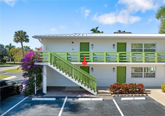 4th image of 975 9Th Ave S, Naples, FL 34102