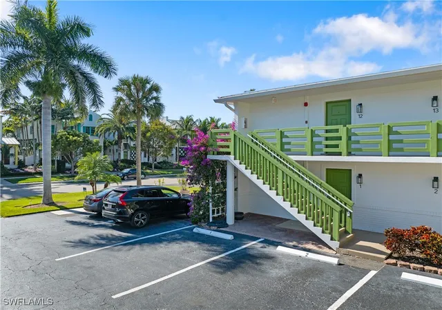 5th image of 975 9Th Ave S, Naples, FL 34102
