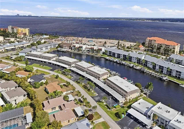 Photo 4 of Condo for sale at 4229 SE 19th Place #2B, Cape Coral, FL 33904 | MLS# 2025025894 | Listing updated on 2026-04-24
