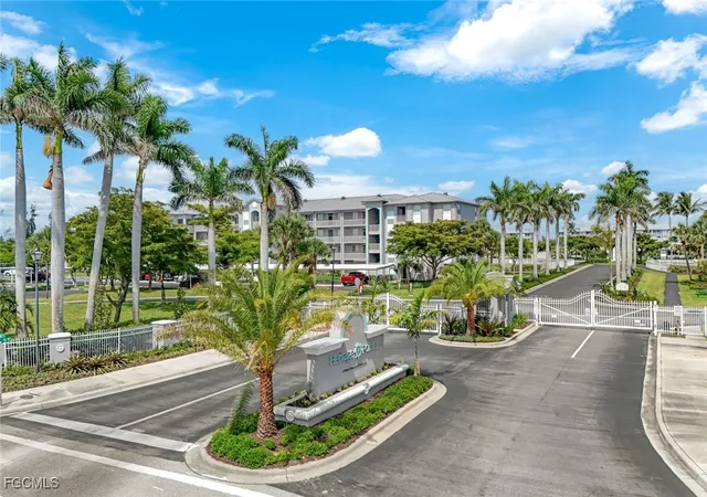 5th image of 16595 Lake Cir Dr, Fort Myers, FL 33908