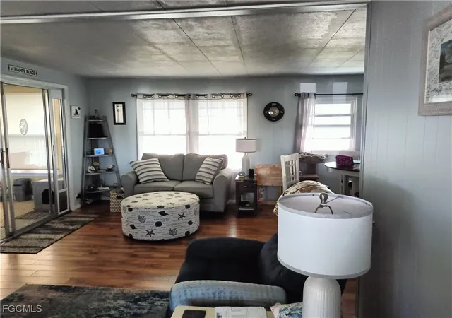 5th image of 524 Timber Ln S, North Fort Myers, FL 33917 | MLS# 2025026014