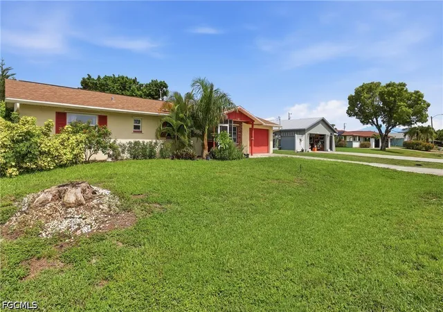 Photo 3 of Sale Pending at 4531 SE 11th Place, Cape Coral, FL 33904 | MLS# 2025026040 | Listing updated on 2026-09-27