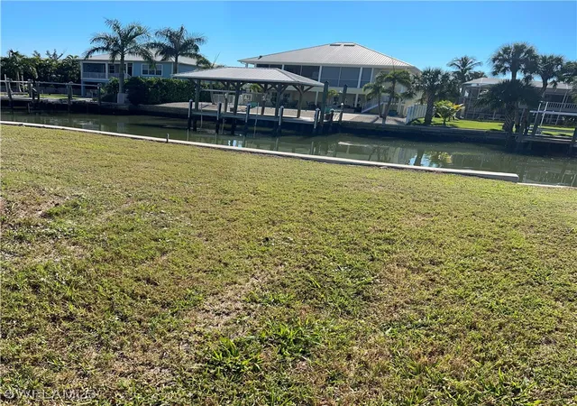 8th image of 14 Pepita St, Fort Myers Beach, FL 33931 | MLS# 225084974