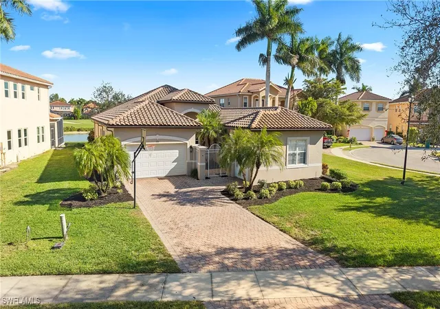 Photo 3 of Single family home for sale at 1730 Sarazen Pl, Naples, FL 34120 | MLS# 225084018 | Listing updated on 2026-07-22