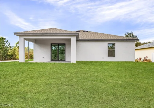 Photo 2 of Single family home for sale at 827 Rue Labeau Cir, Fort Myers, FL 33913 | MLS# 2025026363 | Listing updated on 2026-08-28