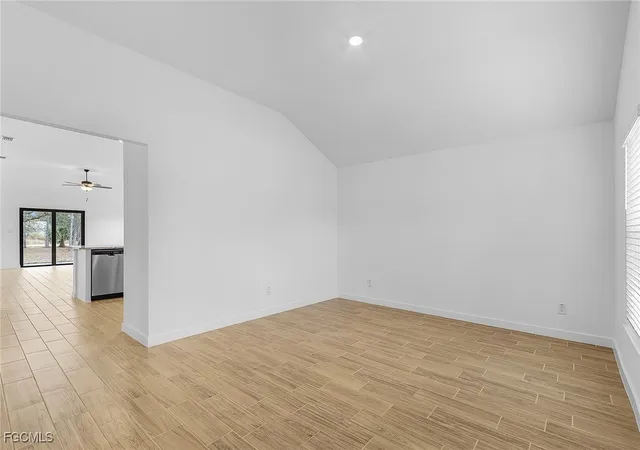 Photo 4 of Single family home for sale at 827 Rue Labeau Cir, Fort Myers, FL 33913 | MLS# 2025026363 | Listing updated on 2026-08-28
