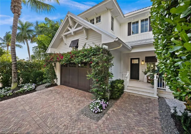 2nd image of 770 Park St, Naples, FL 34102 | MLS# 225085032
