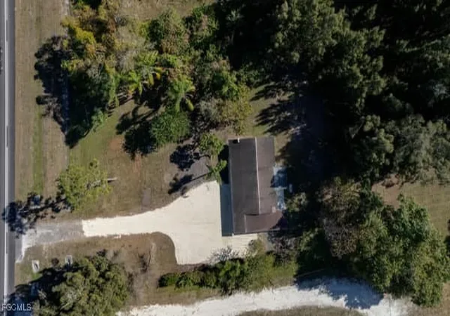 4th image of 17770 Palm Beach Blvd, Alva, FL 33920 | MLS# 2025026440