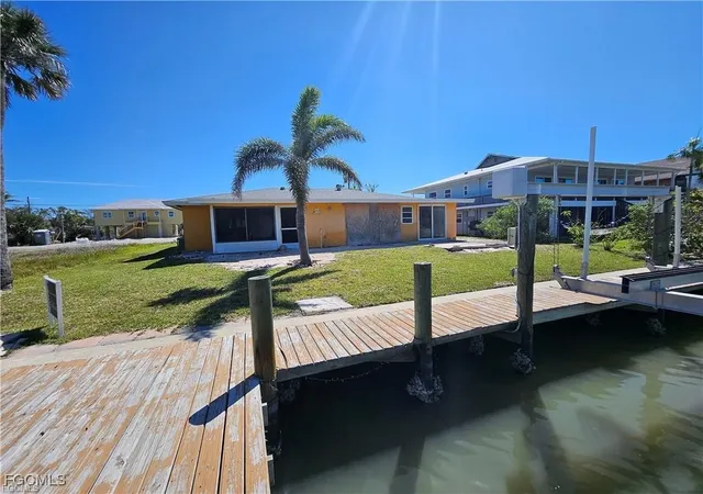 4th image of 175 Tropical Shores Wy, Fort Myers Beach, FL 33931