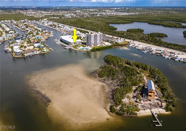3rd image of 18092 San Carlos Blvd, Fort Myers Beach, FL 33931